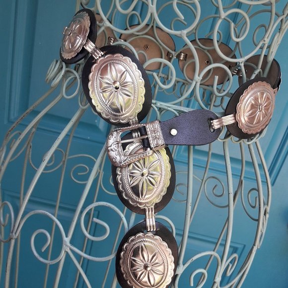 Vintage Conch Belt Boho Western Silver Metal and Leather Belt Country - Picture 14 of 17